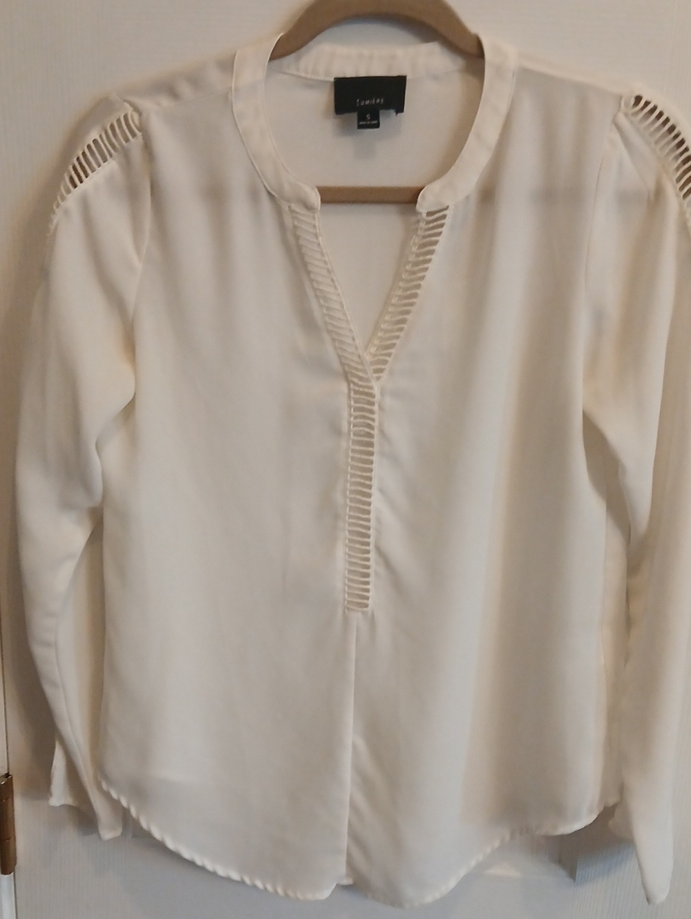 LUMIERE Cream Long-Sleeve V-Neck Blouse Size S